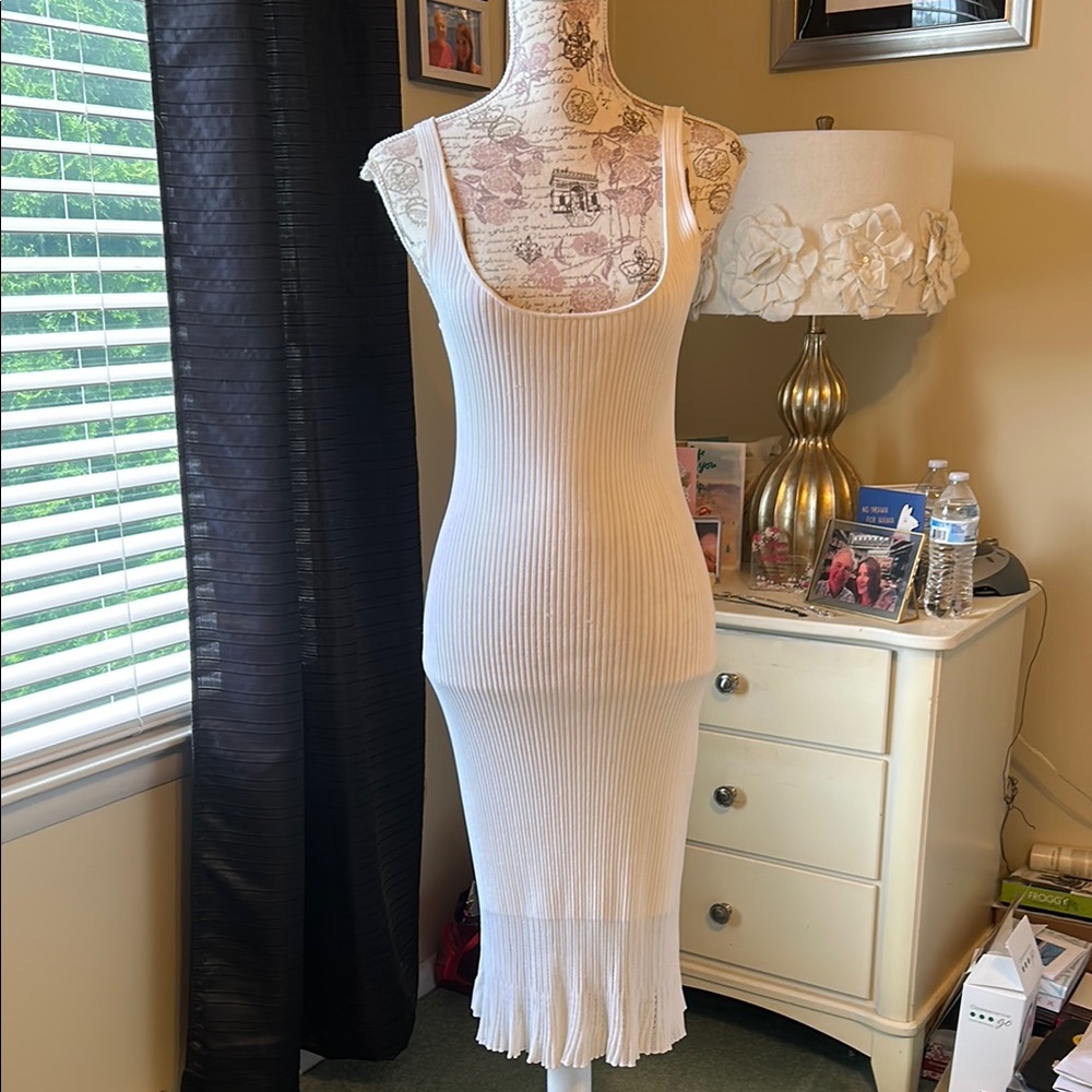 Beautiful Ralph Lauren White Ribbed Sleeveless Dress